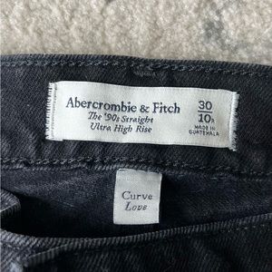 Abercrombie & Fitch Curve Love Ultra High Rise 90s Straight Jean size 10